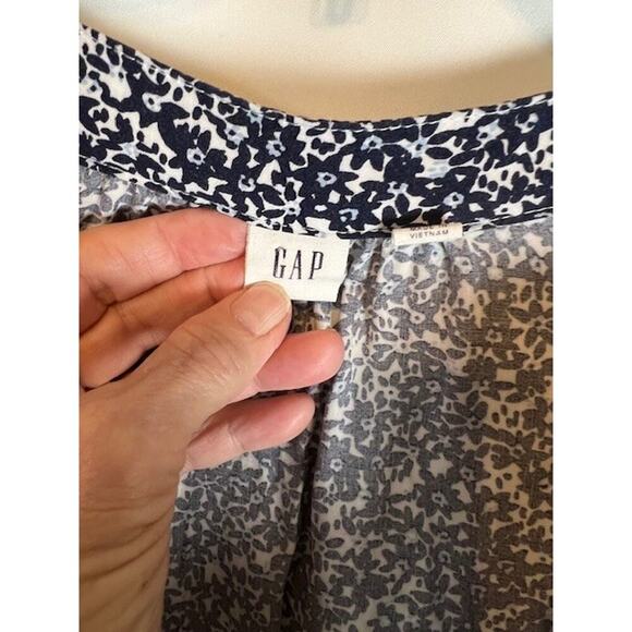 Gap V Neck Popover Pullover Top Geometric Print Blouse Size XXL Button Sleeve - Picture 3 of 7